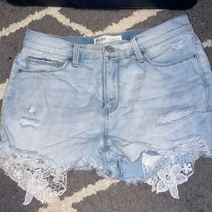 kohl’s jean shorts- size 11 (in juniors)